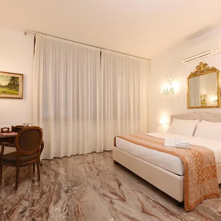 Appartement Soderini Splendor: First Floor Palazzo Charm At Castello Square à Venise Extérieur photo