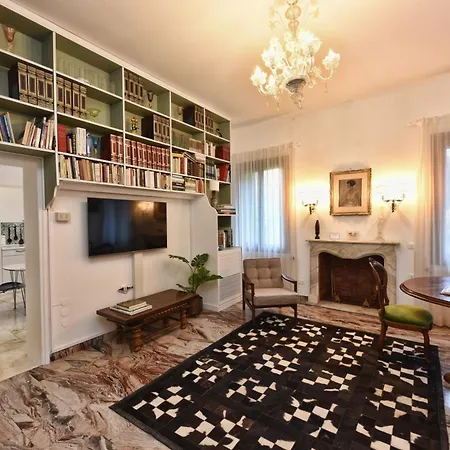 Appartement Soderini Splendor: First Floor Palazzo Charm At Castello Square à Venise Extérieur photo