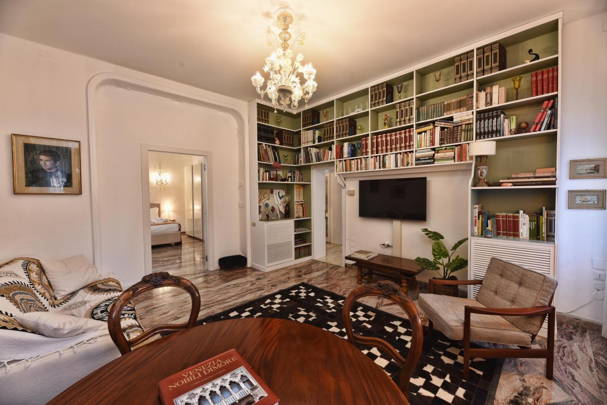 Appartement Soderini Splendor: First Floor Palazzo Charm At Castello Square
