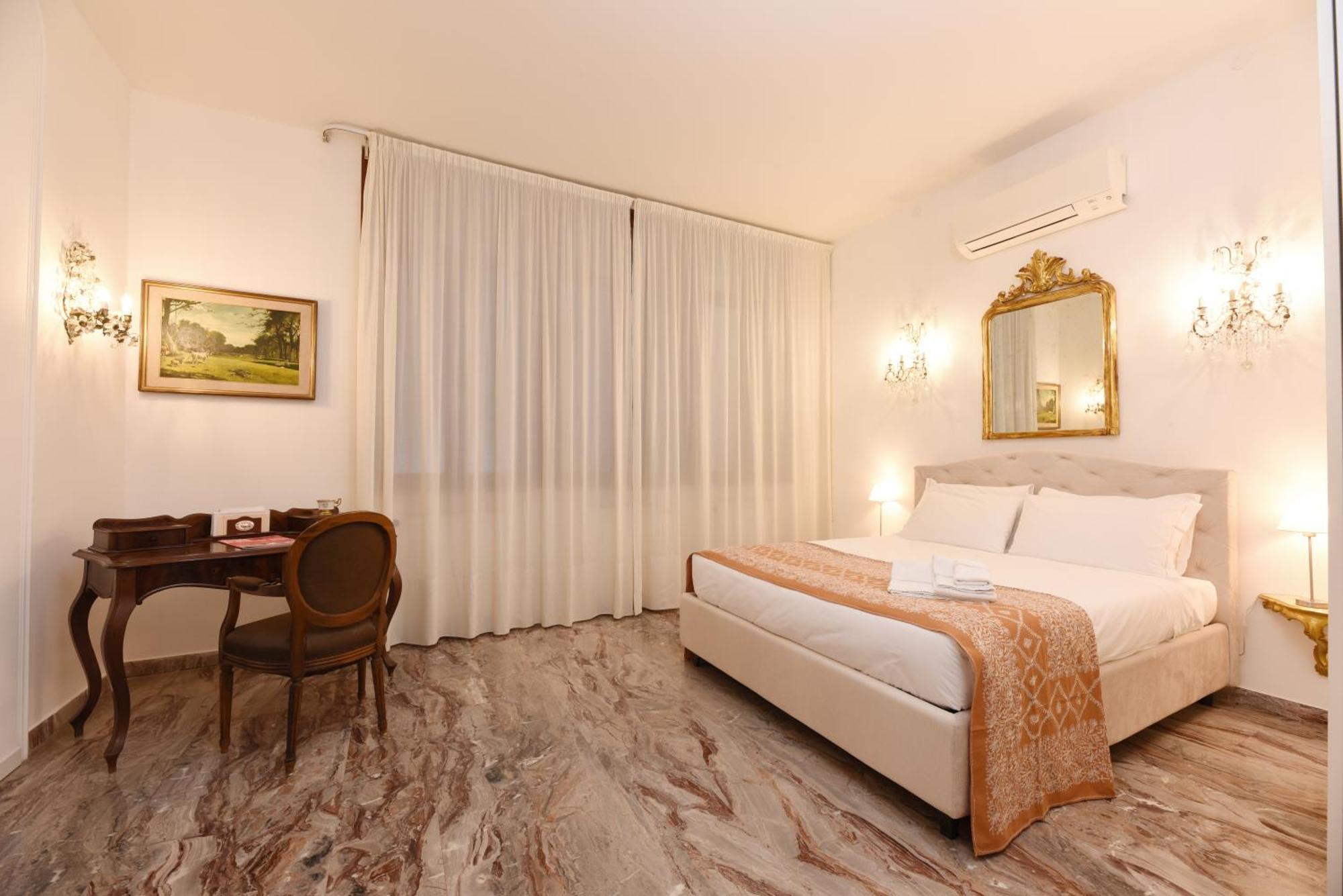 Soderini Splendor: First Floor Palazzo Charm At Castello Square Venise